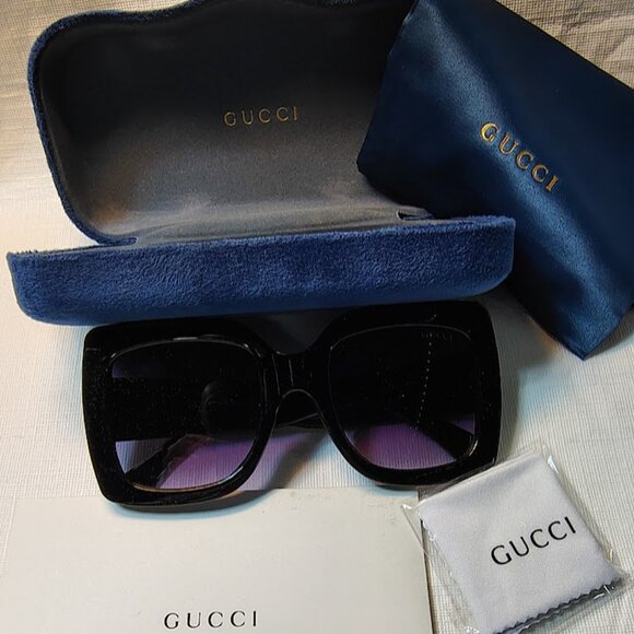 BEAUTIFUL GUCCI SUNGLASSES - BRAND NEW WITH BOX, DUST BAG & CASE- MADE IN ITALY - Picture 8 of 9